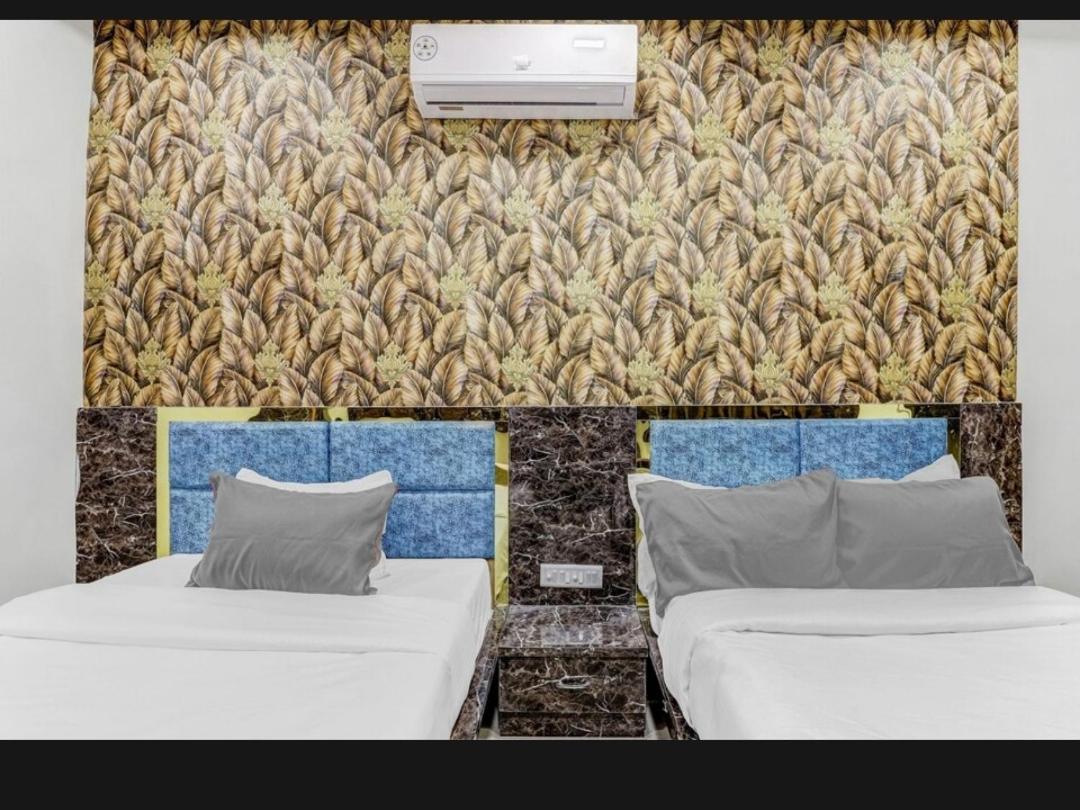 Hotel Bhavya Residency Ahmedabad Room photo